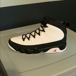 AIR JORDAN 9
